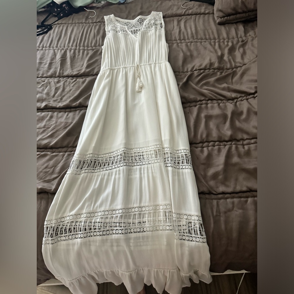 BB DAKOTA Size medium white Maxi dress